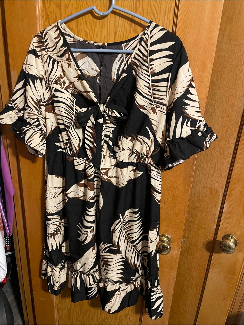 Black and Cream Tropical Tie-Front Women’s Dress